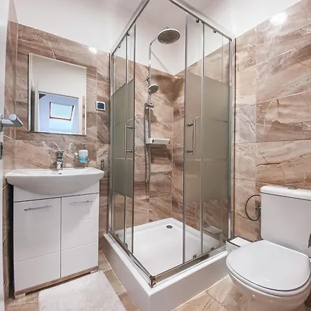 Hotel Blue Lotus & Bratislava